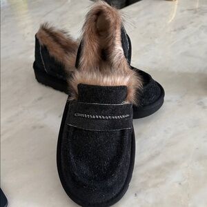 UGG, the Ellis Hairy Black Suede Loafers Driving Shoes Slippers Real Fur Women 8